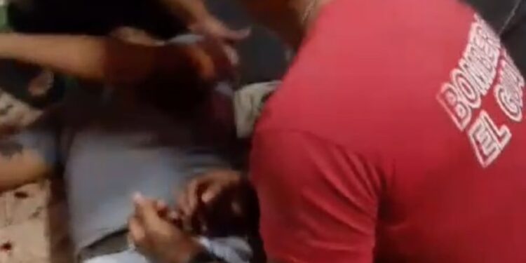 Bombero tuvo que confirmar la muerte de su hijo que recibió disparos