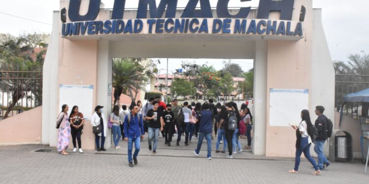 Universidad Técnica de Machala concluye proceso de matrículas ordinarias para semestre 2024-2