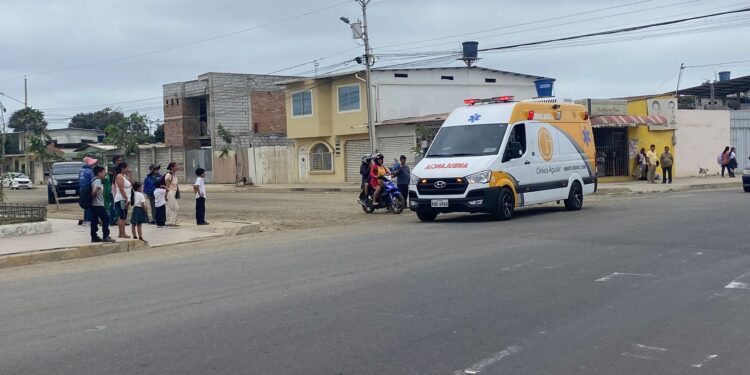 Iba a retirar a sus hijos a la escuela cuando sufrió accidente que la dejó herida