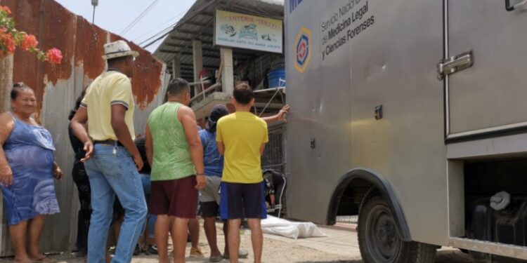 Sujetos vestidos de militares perpetraron la masacre en Durán