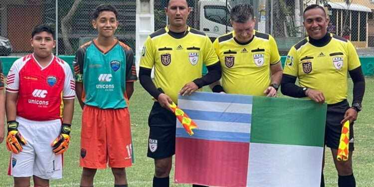 Mikey Mera Quiroz, la promesa del fútbol manabita