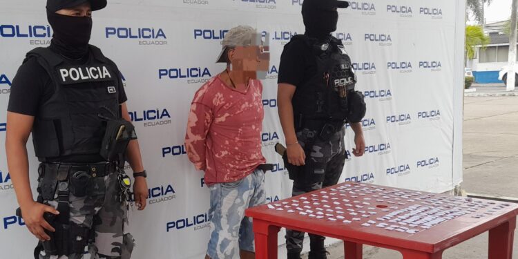 En Puerto Bolívar detuvieron a adulto mayor sospechoso de microexpendedor