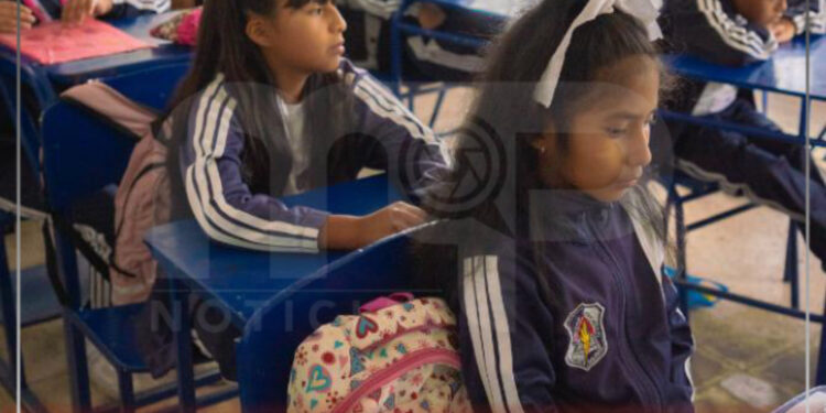 Varias instituciones educativas de Azuay y Loja sin clases presenciales por incendios forestales