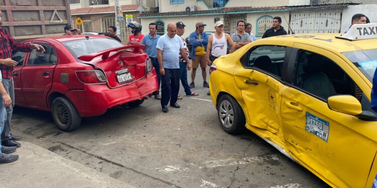 Cuádruple choque en el norte de Machala