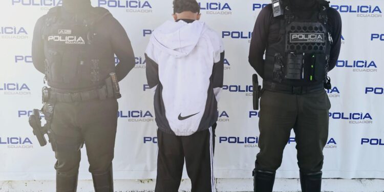 Un adolescente, que sería sacapinta, fue detenido tras una persecución