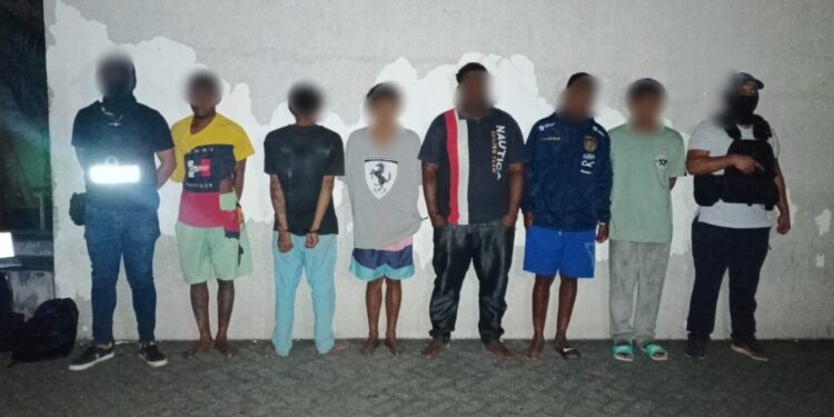 Seis detenidos y un secuestrado liberado en operativo