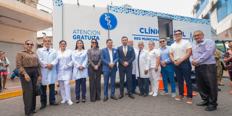 Red de Salud y Municipalidad de Machala presentaron nuevas unidades médicas móviles