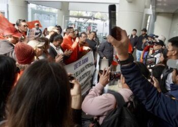 La UNE y la Conaie inician su jornada de protesta contra el gobierno