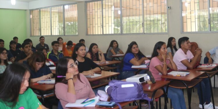 1608 estudiantes iniciaron Curso de nivelación de la UTMACH