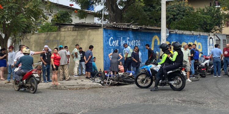 Un hombre y una mujer gravemente heridos en un accidente