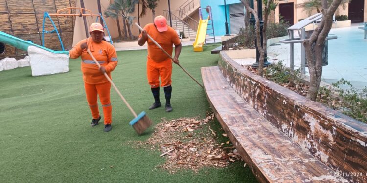 Limpian el parque El Cangrejo en Puerto Bolívar y llaman a la corresponsabilidad ciudadana