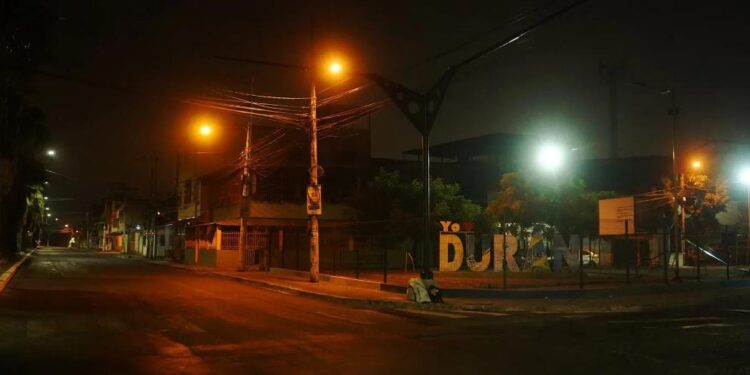 73% de ecuatorianos sienten inseguridad al caminar por la noche, según Gallup