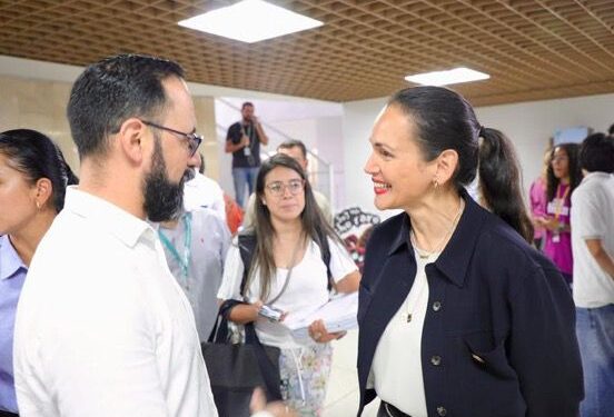 Colombia ofrece ayudar con energía a Ecuador si las condiciones mejoran