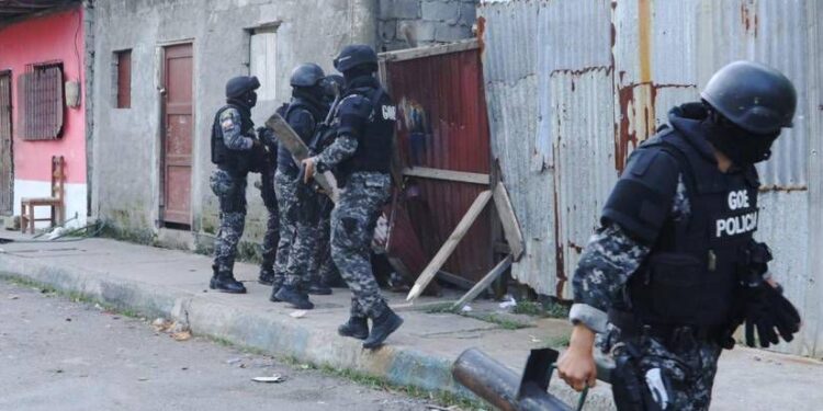 Tras enfrentamiento detenidos dos implicados en asesinato de dos policías