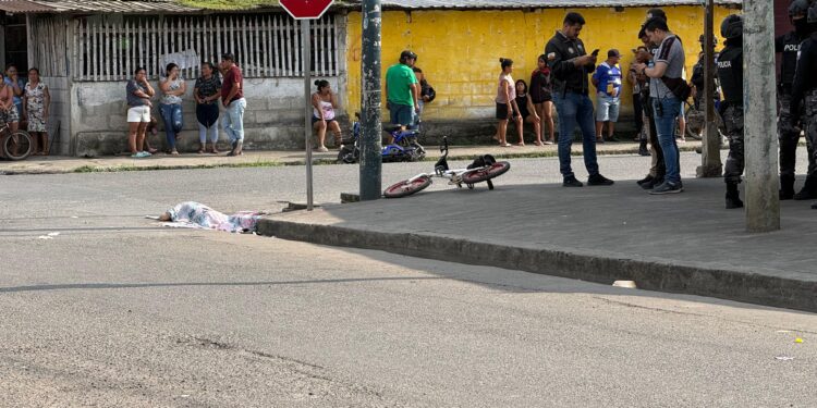 Un muerto y un herido resultó en un ataque de sicarios cerca de una cancha