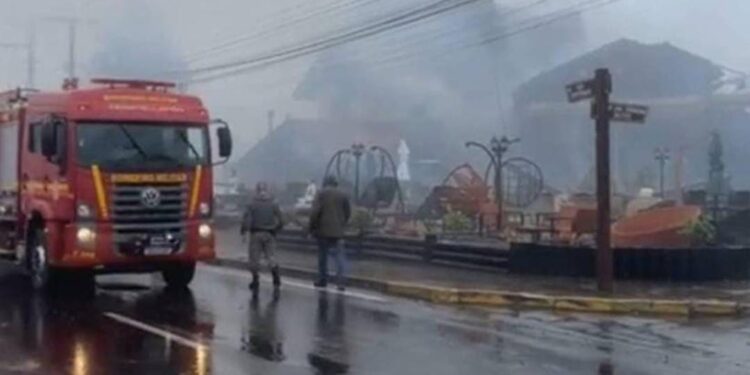 Avioneta se estrella en Brasil y deja 10 muertos