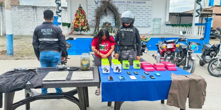 Detenida con un arma de fuego, motos robadas y sustancias ilícitas