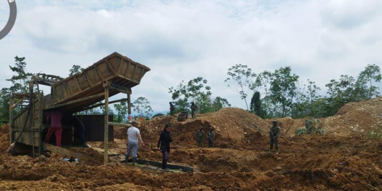 Dos detenidos por actividades de minería ilegal