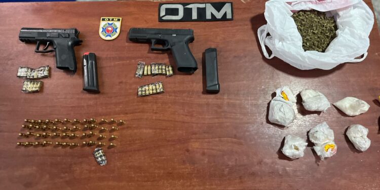 Aprehendidos con armas de fuego, explosivos, municiones y sustancias ilícitas