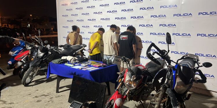 Tres detenidos luego que habrían disparado a policías