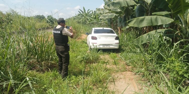 Recuperan vehículo robado en vía a Pajonal