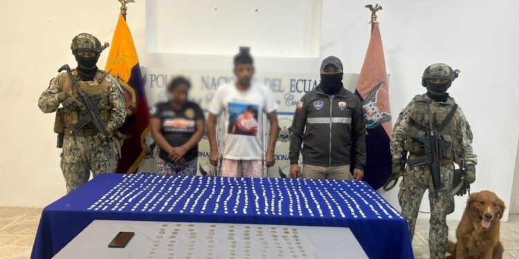 Dos detenidos con 512 sobres con sustancias ilícitas