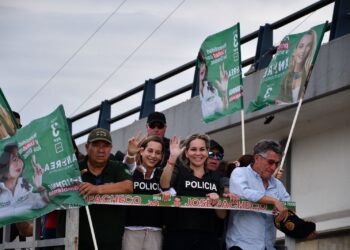 Caravana suspendida por posible amenaza contra candidata presidencial