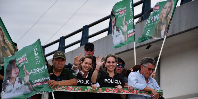 Caravana suspendida por posible amenaza contra candidata presidencial
