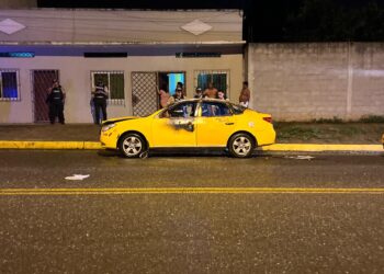 Se registró atentado contra taxi de la cooperativa Santa Rosa