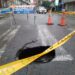 Apareció un socavón en una calle de Piñas