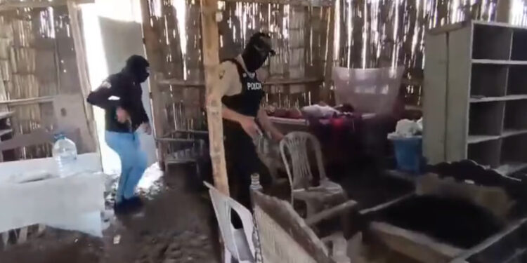 Amarrado a una cama encontraron a un secuestrado