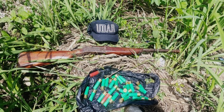 Delincuentes abandonaron un arma y municiones para no ser detenidos