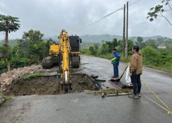 Prefectura de El Oro enfrenta emergencias viales por lluvias