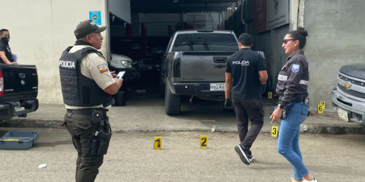 Un muerto y tres heridos en un ataque en un taller