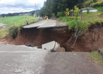 Colapso en la vía Cuenca-Girón-Pasaje deja el tránsito inhabilitado