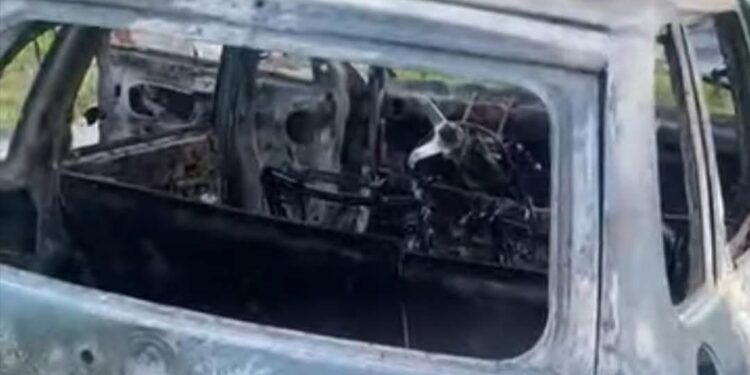 Policía fue secuestrado y su carro incinerado