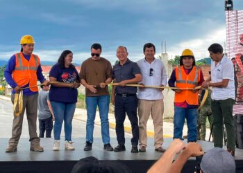 Presidente y Prefecto inauguran obra de rehabilitación de la vía Perimetral Sur de Pasaje