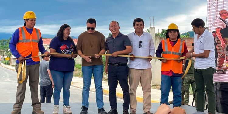 Presidente y Prefecto inauguran obra de rehabilitación de la vía Perimetral Sur de Pasaje