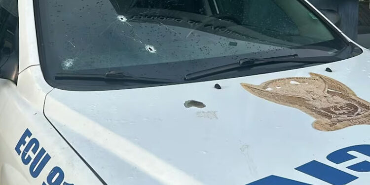 Sujetos armados dispararon contra patrullero policial