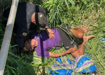 Quedó inconsciente tras caer al canal internacional