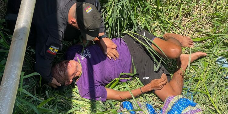 Quedó inconsciente tras caer al canal internacional