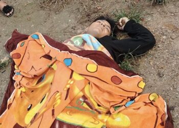 Al amanecer encontraron un cadáver de joven asesinado