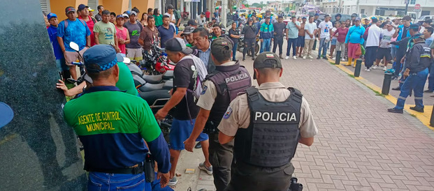 Asesinado en los exteriores del municipio