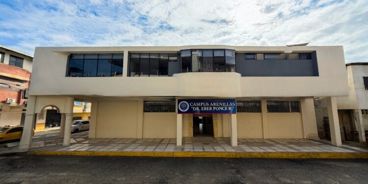 Universidad Técnica de Machala conmemora 56 años de vida institucional con inauguración de Campus y bloques de aulas