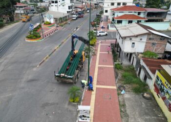 El Guabo se ilumina con nuevas luminarias