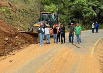 La PREFECTURA de El Oro en acción tras las lluvias