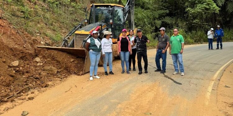 La PREFECTURA de El Oro en acción tras las lluvias
