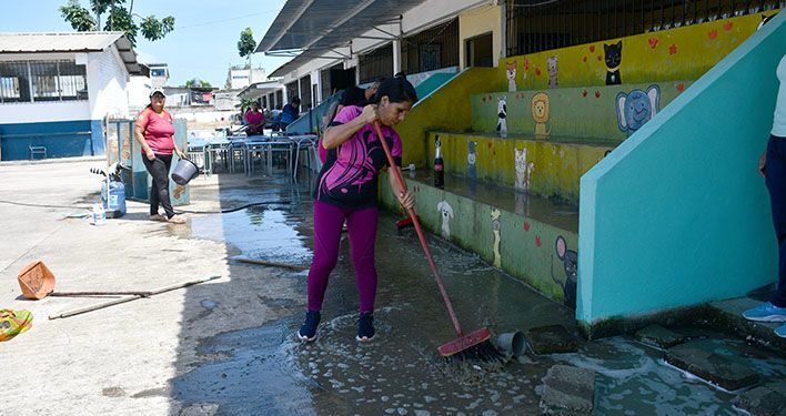 A pocos días del indicio de clases se intensifican las mingas en planteles educativos