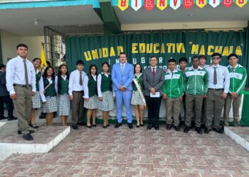 Más de 206.000 estudiantes vuelven a las aulas en Loja y El Oro