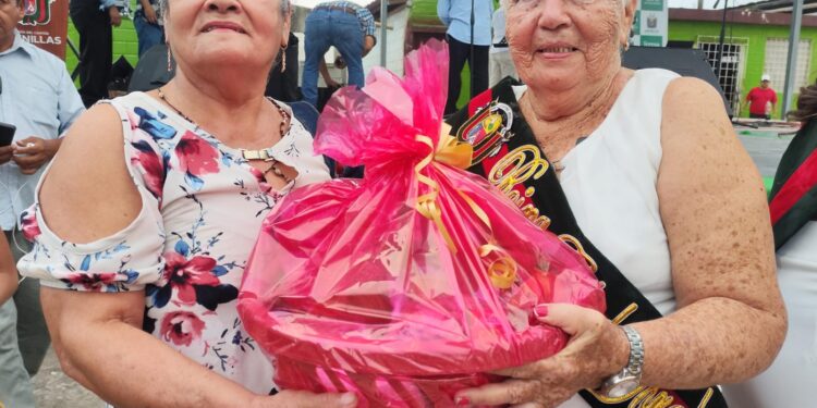 Una celebración especial recibieron más de 300 madres de Arenillas